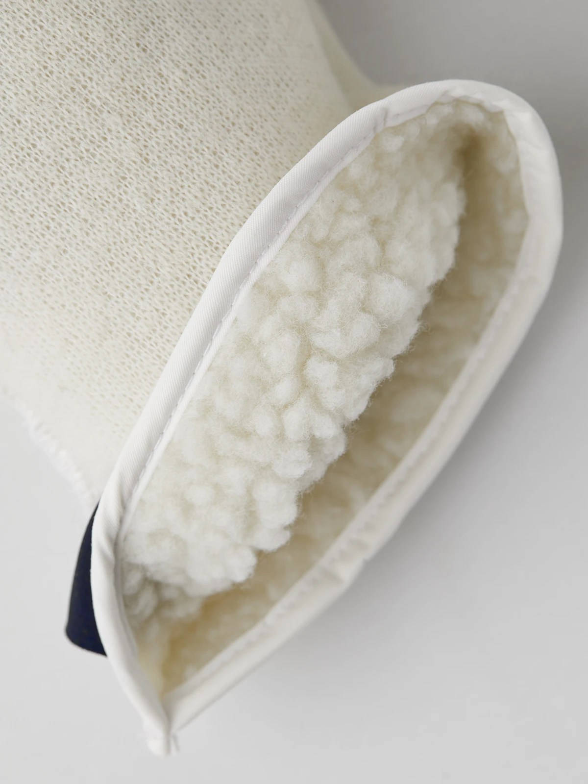 Hestra Pile Lining Mitt 5 Hestra Pile Lining Mitt - Image 3