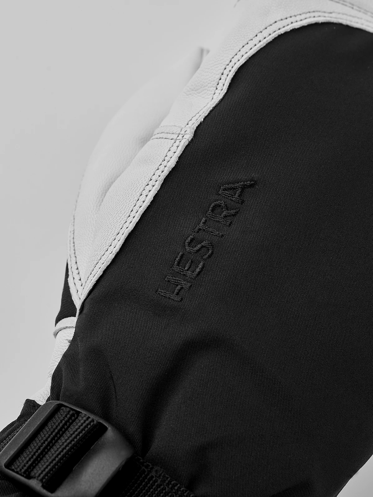 Hestra Army Leather Extreme Mitt 7 Hestra Army Leather Extreme Mitt - Image 5